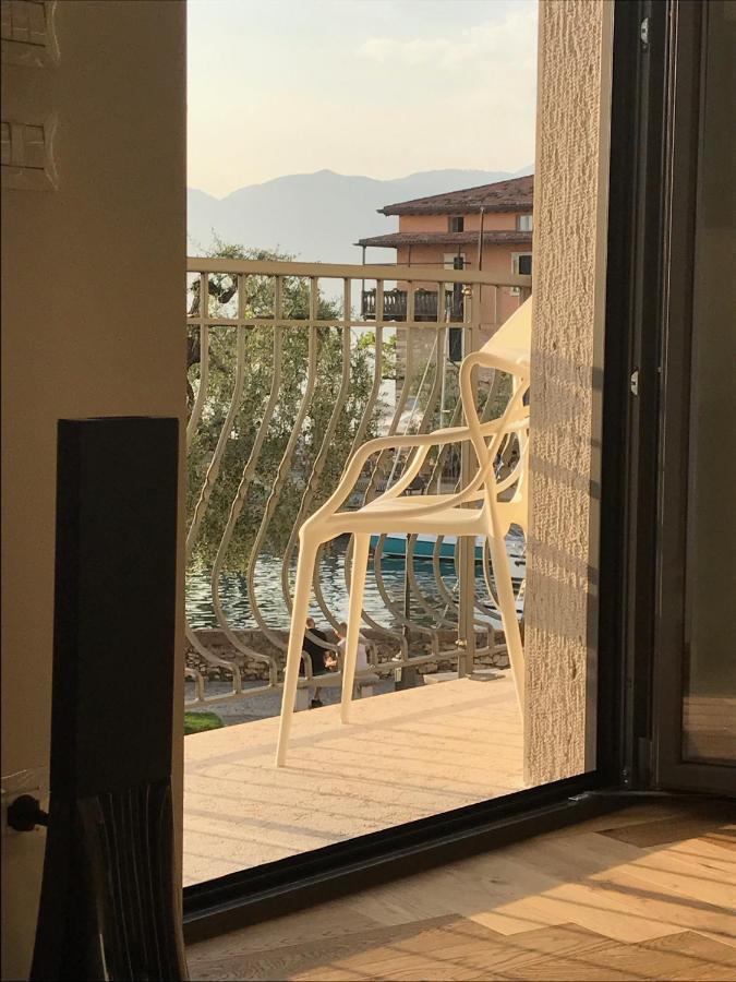Suite La Castellana Torri Del Benaco Extérieur photo