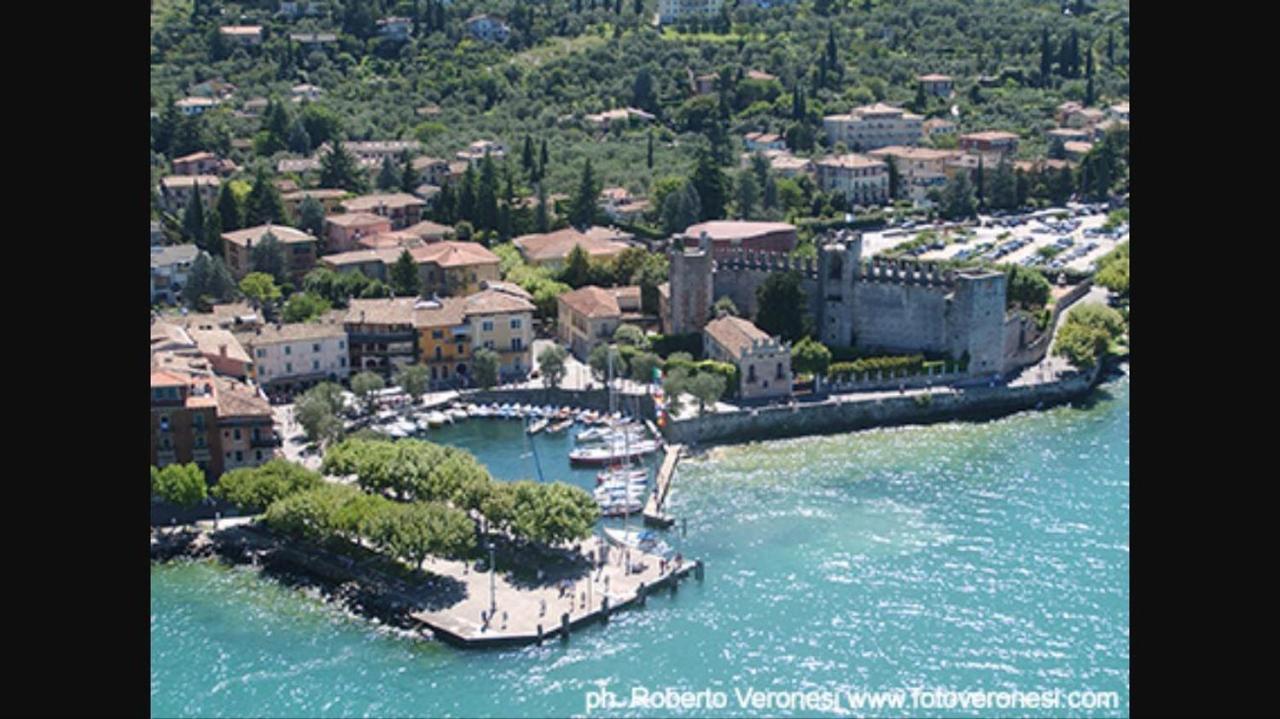 Suite La Castellana Torri Del Benaco Extérieur photo