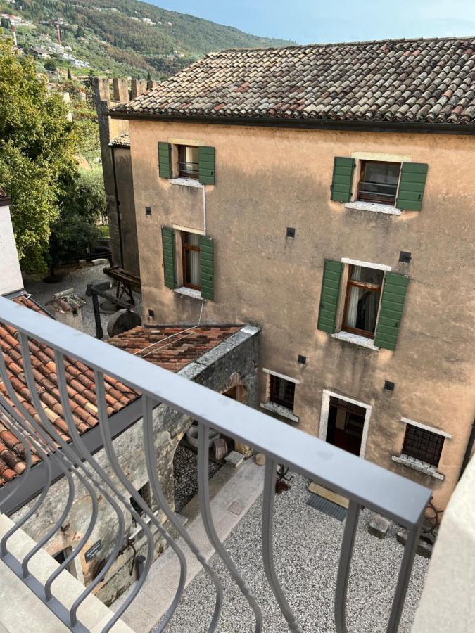 Suite La Castellana Torri Del Benaco Extérieur photo