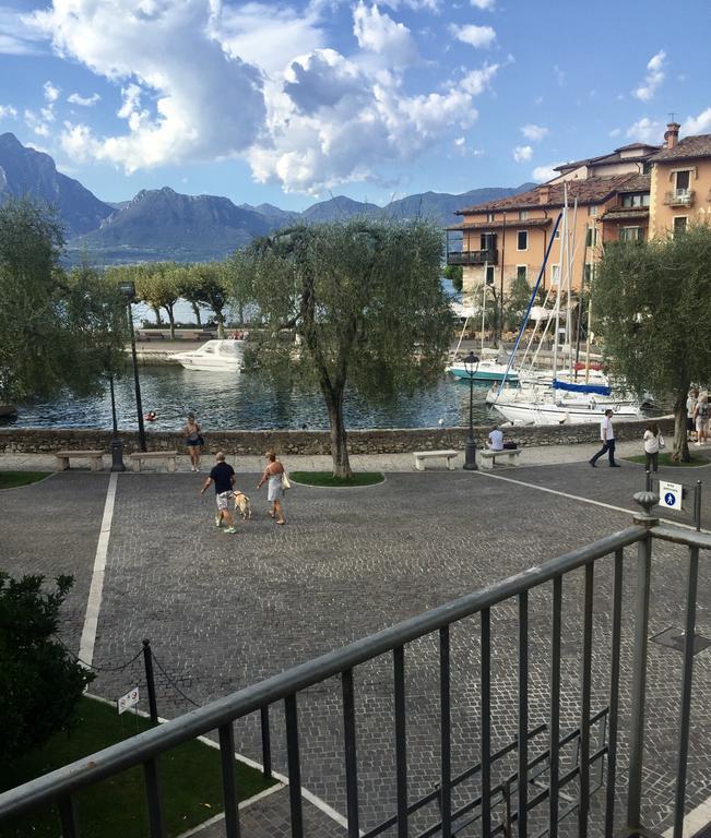 Suite La Castellana Torri Del Benaco Extérieur photo