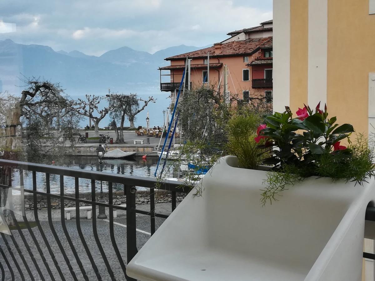 Suite La Castellana Torri Del Benaco Extérieur photo